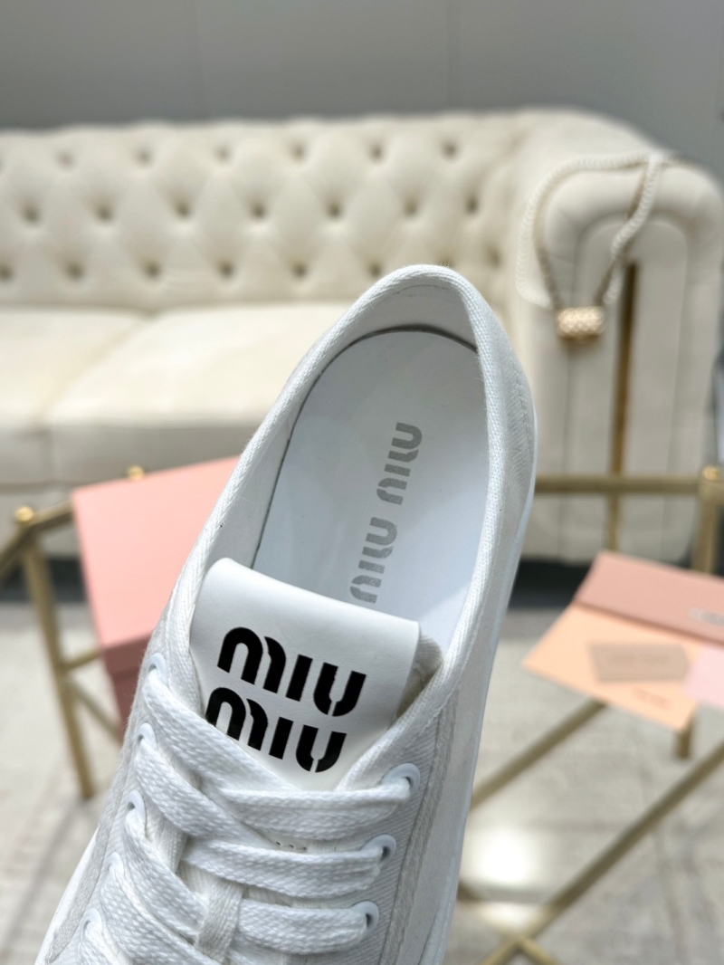 Miu Miu Casual Shoes